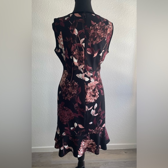 🌸 Ivanka Trump Dress - Picture 2 of 3